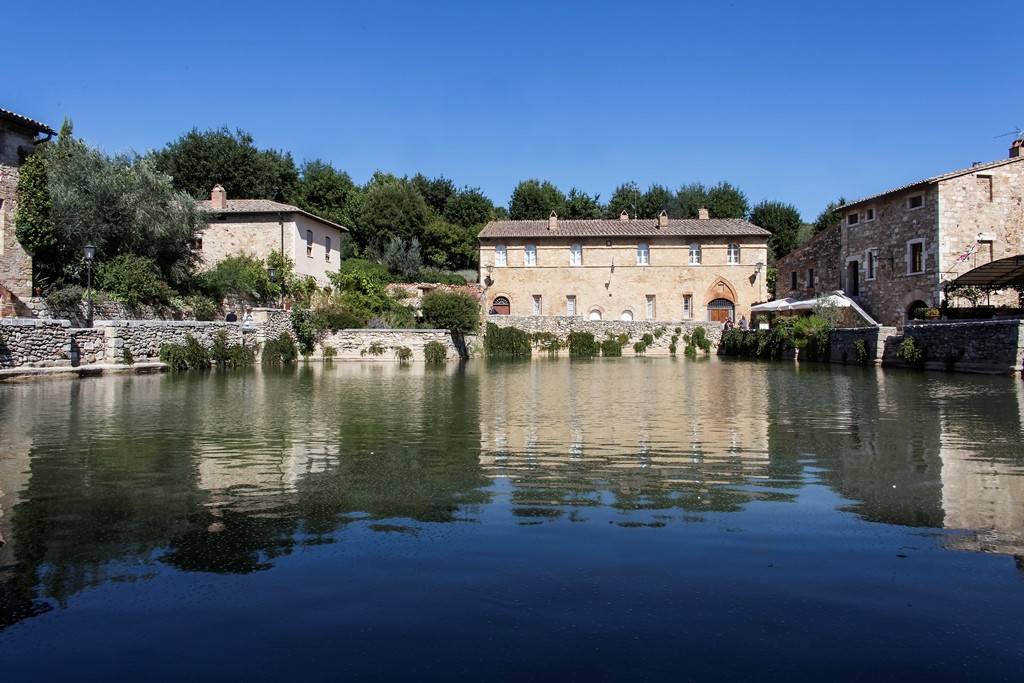 bagno_vignoni_vasca_01_nicola_bartolommei_1024