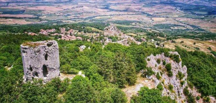 Campiglia d’Orcia. Continuano le sollecitazioni a salvaguardia della Torre Foto di Claudius Betz