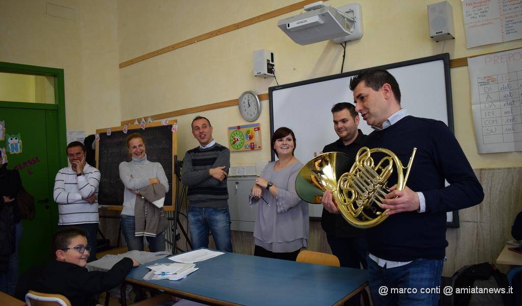 Piancastagnaio_Crescere_con_la_musica_consegna_strumenti_20171115_DSC_0098