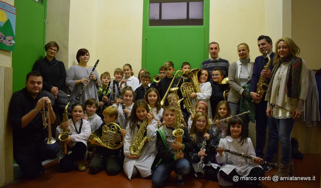 Piancastagnaio_Crescere_con_la_musica_consegna_strumenti_20171115_DSC_0319