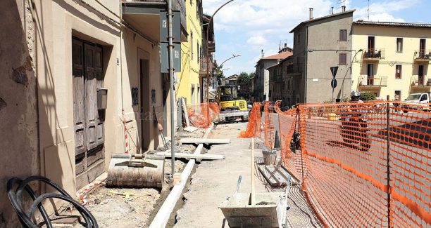 Abbadia_San_Salvatore_Lavori_Marciapiedi_Via_Cavour_20220705_145951