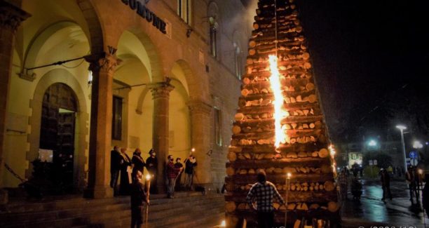 Abbadia_San_Salvatore_Natale_2020_Fiaccole_20201224__DSC9105