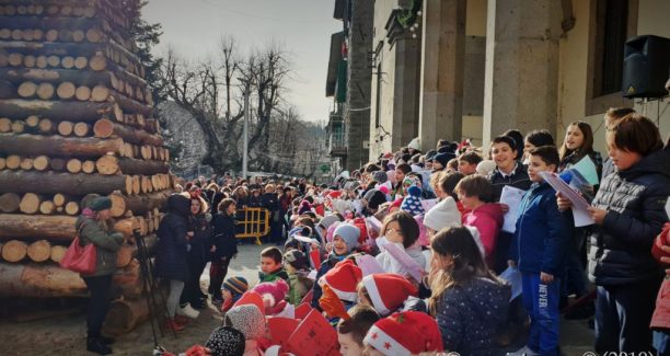 Abbadia_San_Salvatore_Natale_Scuola_Prmaria_20191217_105341