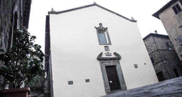 Abbadia_San_Salvatore_Piazza_Santa_Croce_01