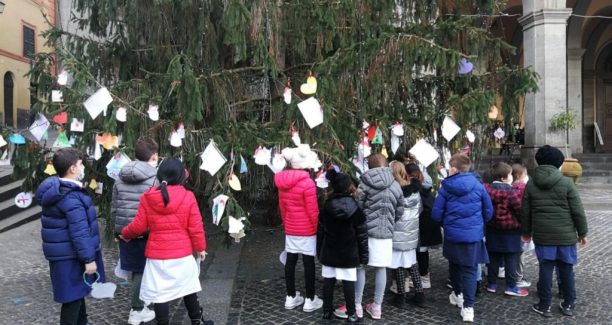 Acquapendente_Natale_2020_Alunni_Scuole_Albero_Natale_01