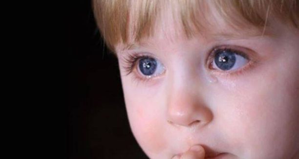 Bimbo_piange_lacrime