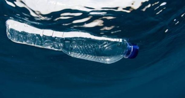 Bottiglia_plastica_mare_01