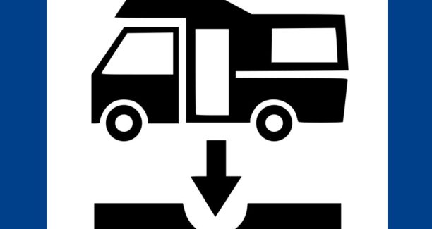 Cartello_Stradale_Area_Sosta_Camper_01