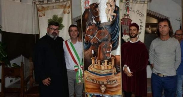 Castel_del_Piano_Palio_Presentazione_Palio_Sindaco_Bartalini_e_artista_Antonucci_01