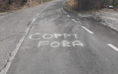 Castell_Azzara_Scritte_contro_Sindaco_20210222_02