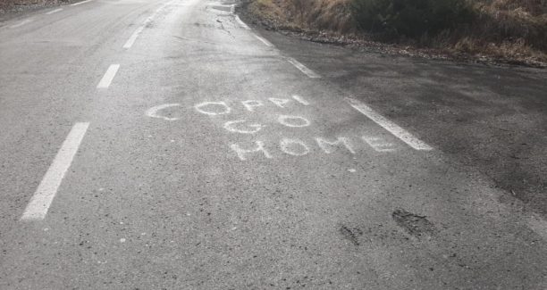 Castell_Azzara_Scritte_contro_Sindaco_20210222_03