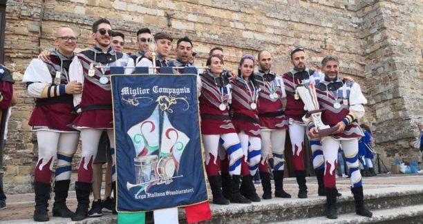 Compagnia_Sbandieratori_e_Musici_Città_di_Amelia_Campioni_italiani_LIS_2019_01
