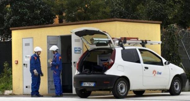 Enel_cabina_elettrica_operai