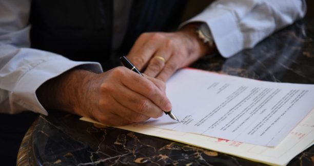 Enrico_Rossi_Mani_Firma_Ordinanza_01