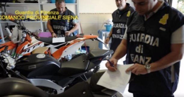 Guardia_di_Finanza_Sequestro_01