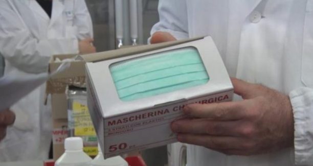 Mascherina_chirurgica_01