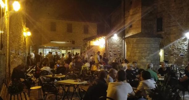 Palazzone_Festa_del_vino_enoteca_01
