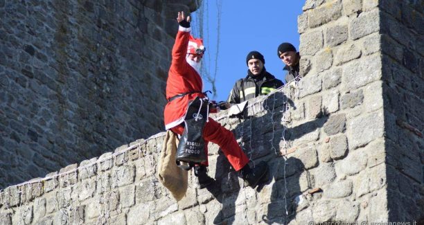 Piancastagnaio_Babbo_Natale_Vigili_del_Fuoco_20171218_DSC_0459