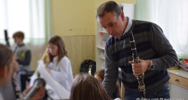Piancastagnaio_Crescere_con_la_musica_consegna_strumenti_20171115_DSC_0268