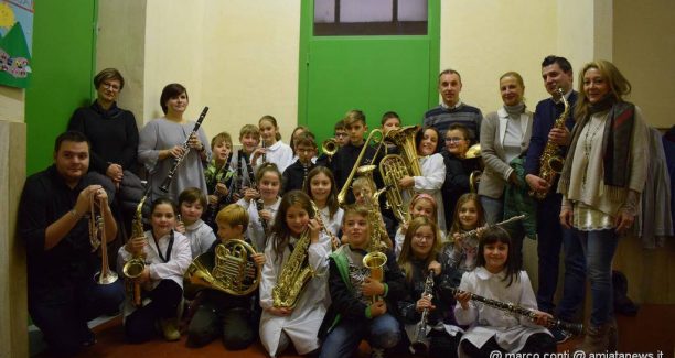 Piancastagnaio_Crescere_con_la_musica_consegna_strumenti_20171115_DSC_0319