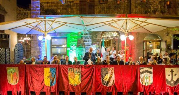 Piancastagnaio_Palio_2016_Notte_Bandiere_--www.gabrieleforti.it__ORT0103