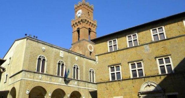 Pienza_Palazzo_Comunale_01