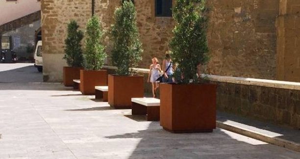 Pitigliano_panchine_nuove_01
