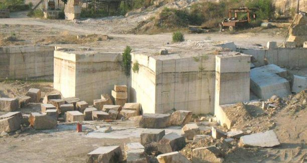 Rapolano_Terme_Cava_travertino_01