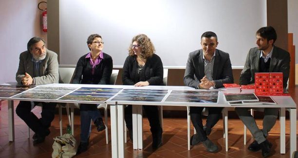 Da sinistra: Marco Tisi; Elena Scapigliati; Chiara Beni; il sindaco Francesco Limatola; l'assessore Emiliano Rabazzi