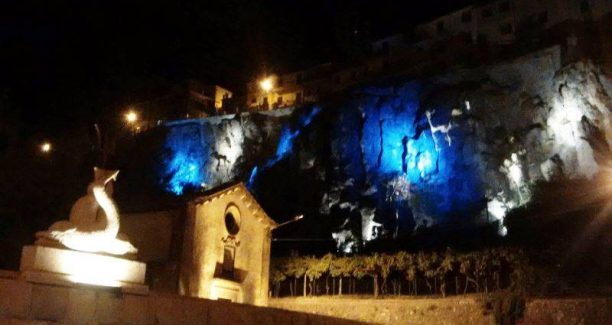 Santa_Fiora_Rupe_lavica_illuminazione_01