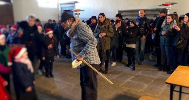 Santa_Fiora_Scuola_Elementare_gioco_della_Capanna_01