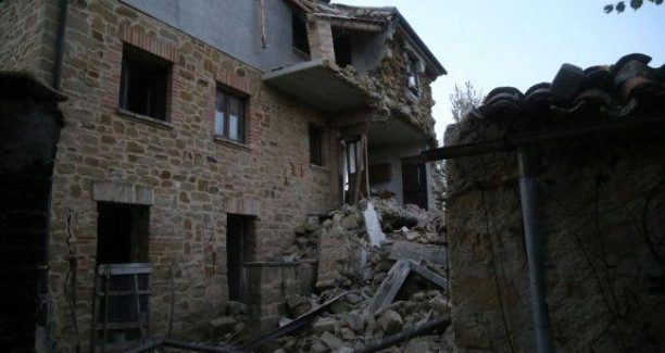 Serrapetrona_terremoto_2016_01