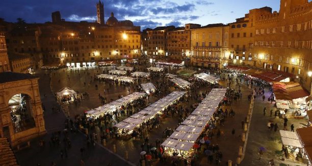 Siena_Mercato_nel_Campo_Natale_02