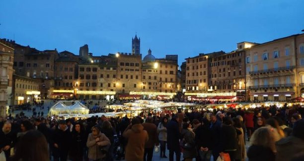 Siena_Mercato_nel_Campo_Natale_03