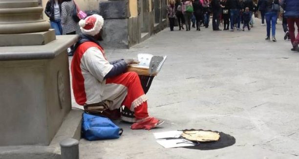 Siena_suonatore_bongo