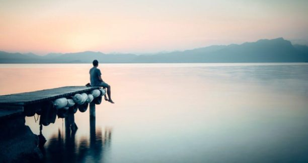Solitudine_uomo_pontile_01
