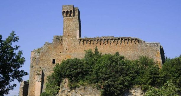 Sovana_Rocca_Aldobrandesca_01