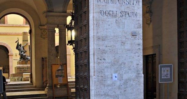 Siena, sedi di enti pubblici
nella foto: UniSi Rettorato
2010-12-27 ©Giuseppe Pirastru