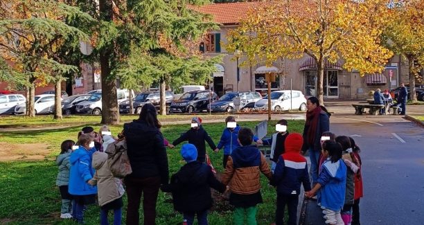 bambini alberi castel del piano