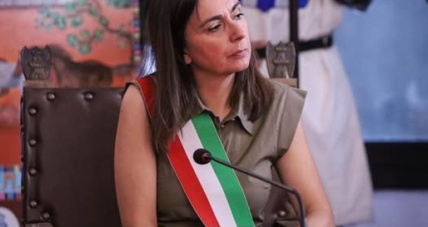 cinzia pieraccini con fascia tricolore