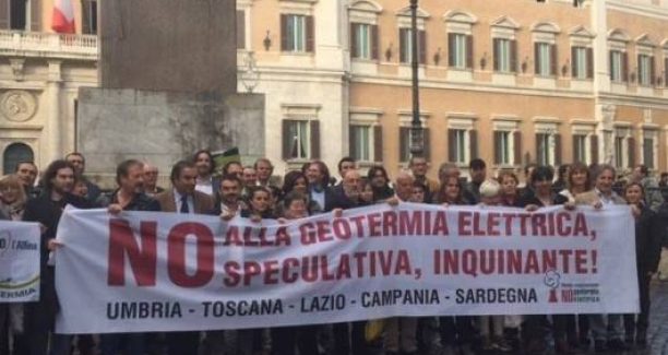 nogesi_protesta_montecitorio_20151105