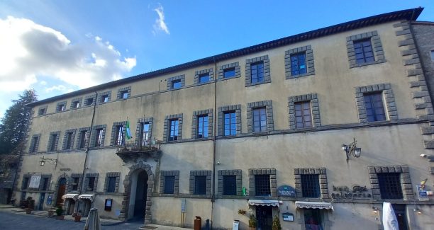palazzo cesarini santa fiora