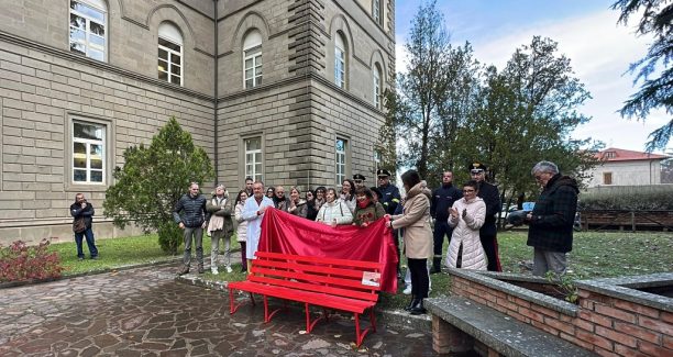 panchina rossa castel del piano