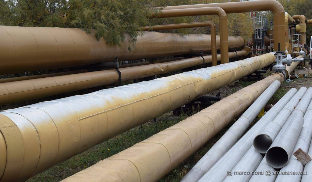 Piancastagnaio_ENEL_tubazioni_centrale_2017_DSC_0032