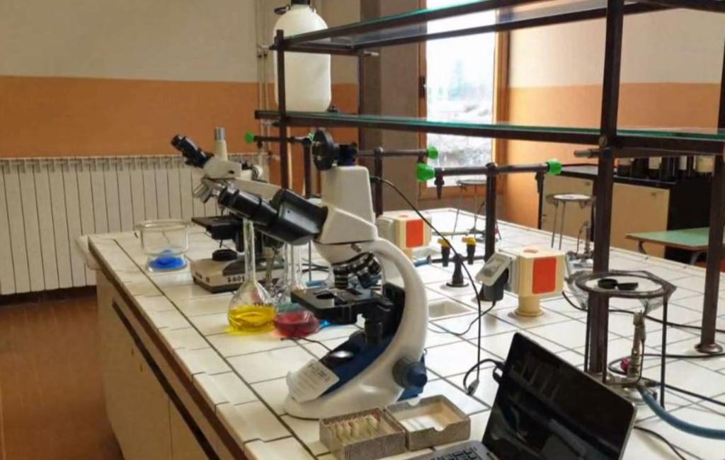 Abbadia_San_Salvatore_Avogadro_Laboratorio_Scienze_Applicate_20210104_02