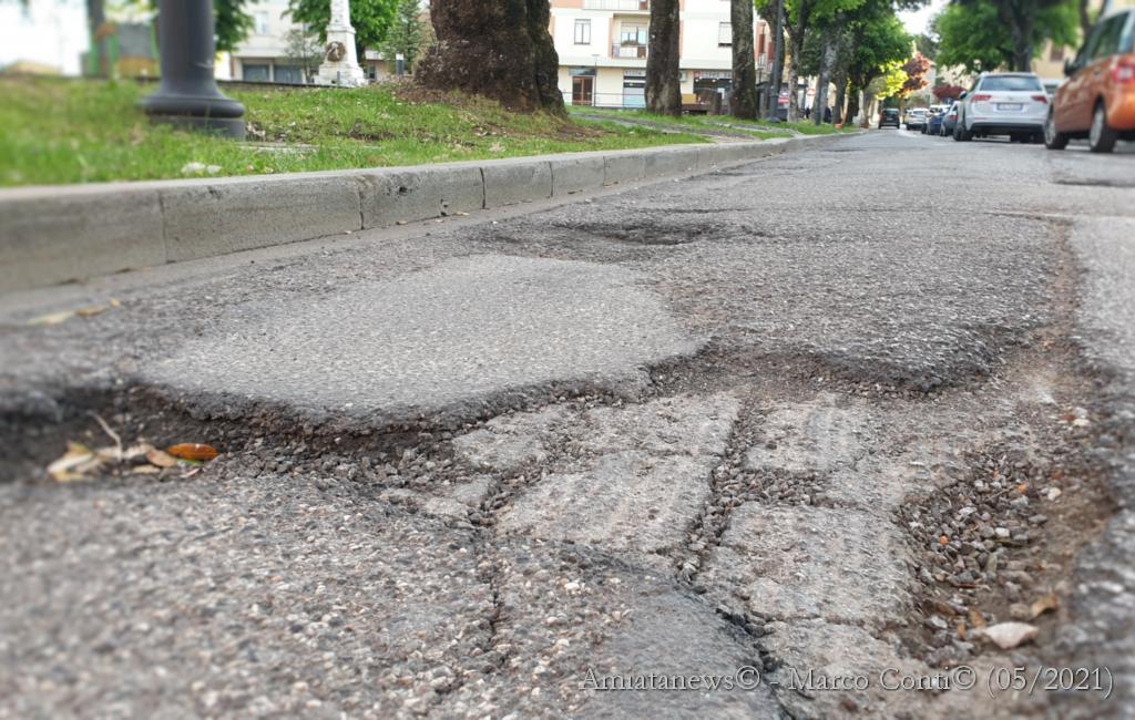 Piancastagnaio_Viale_Gramsci_20210520_193910_01